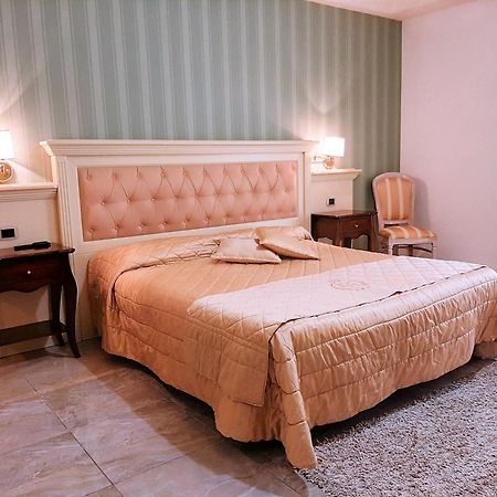 Regina Di Saba - Hotel Villa Per Ricevimenti Grottaminarda Bagian luar foto