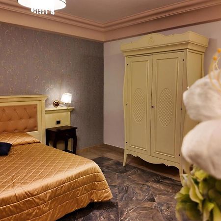 Regina Di Saba - Hotel Villa Per Ricevimenti Grottaminarda Bagian luar foto