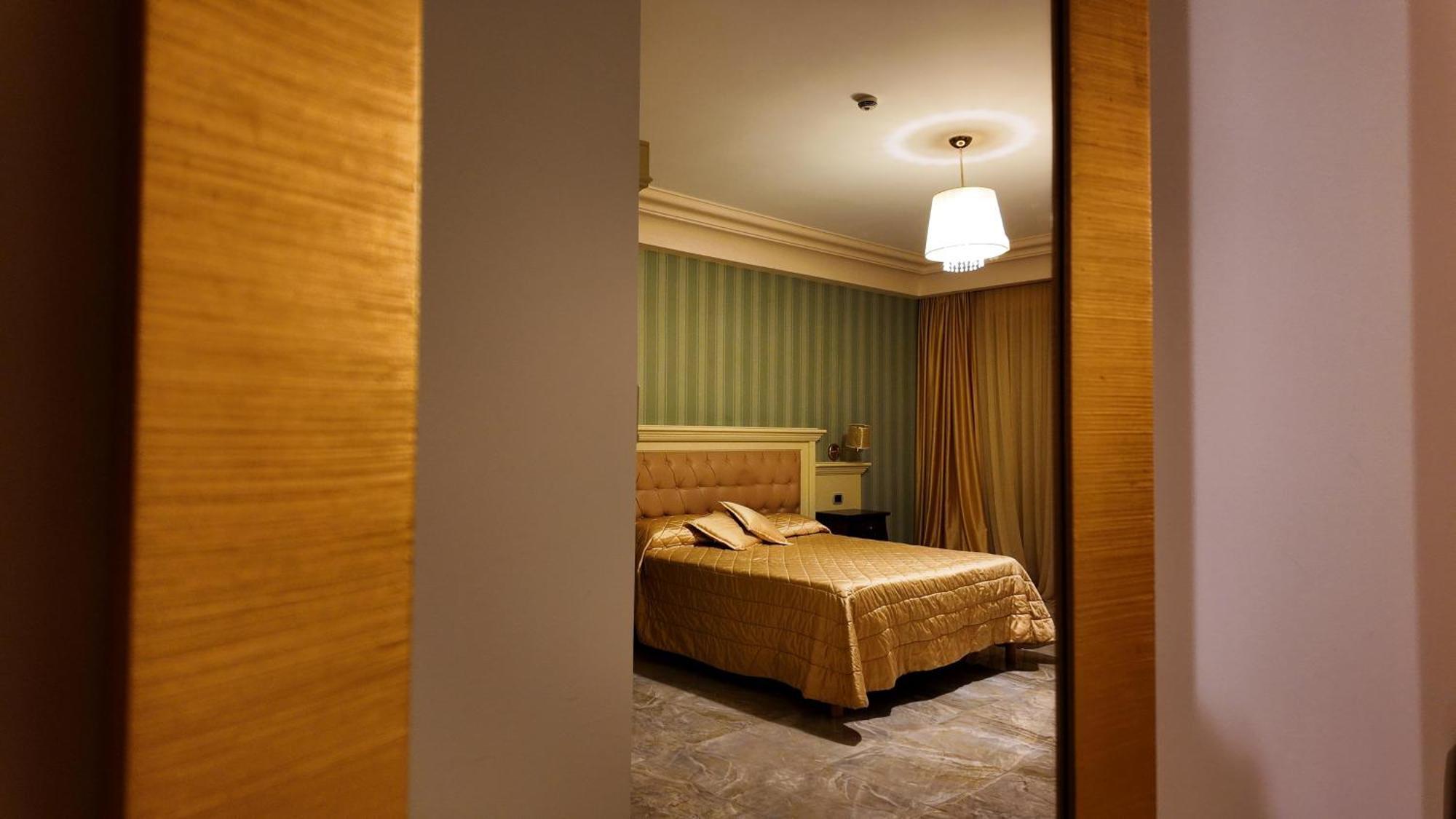 Regina Di Saba - Hotel Villa Per Ricevimenti Grottaminarda Bagian luar foto